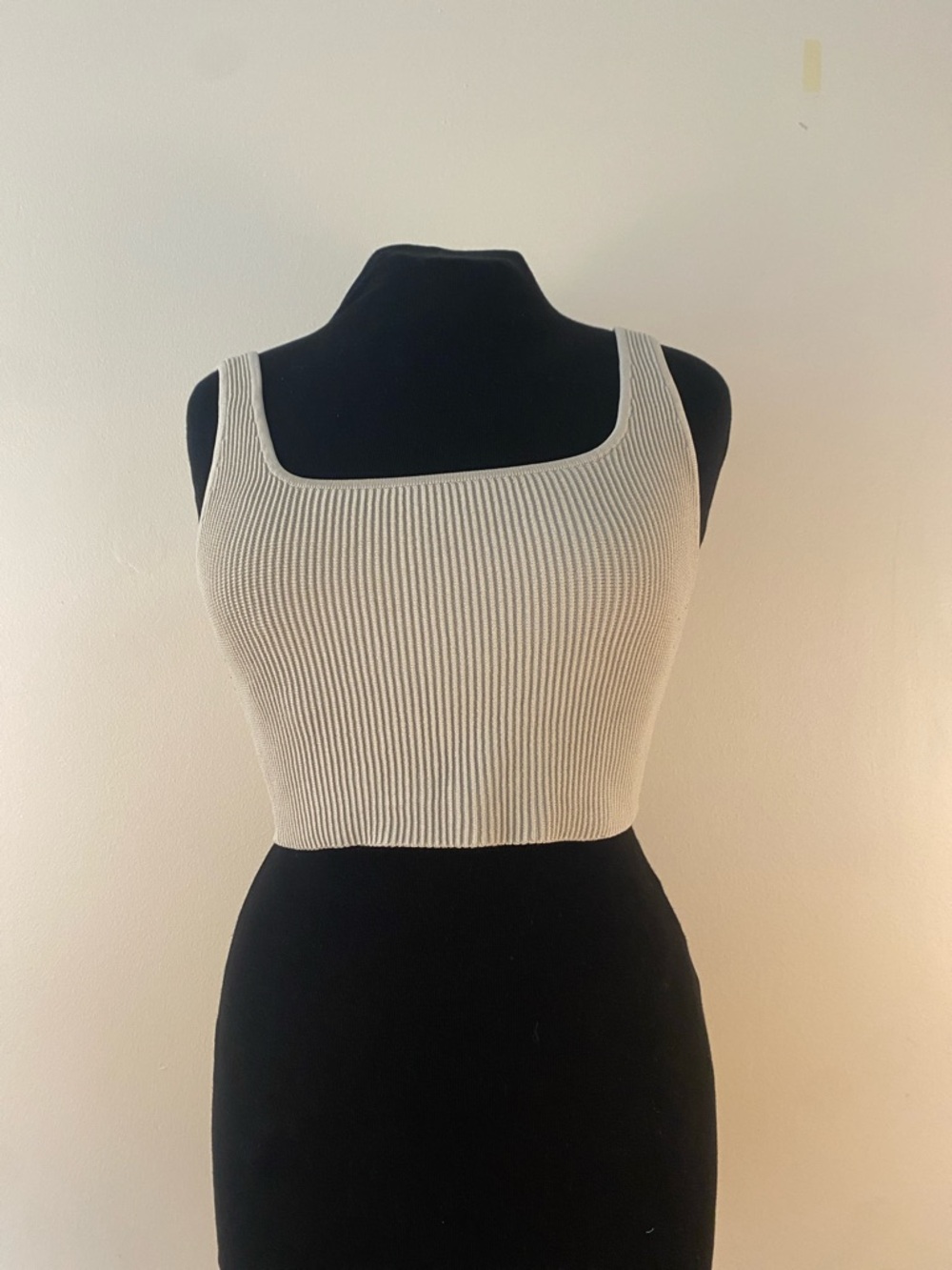 Aritzia Babaton Sculpt Knit Ribbed Square-Neck Cropped Tank in Cream